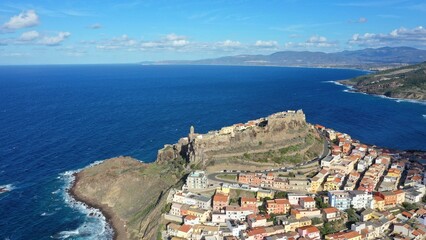 survol de la Sardaigne en Italie vers Castelsardo	