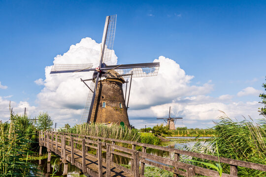 General view of the Nederwaard windmill No. 5, one of the Kinderdijk mills near Rotterdam, Netherlands, built in 1738 to drain the Alblasserwaard polder.