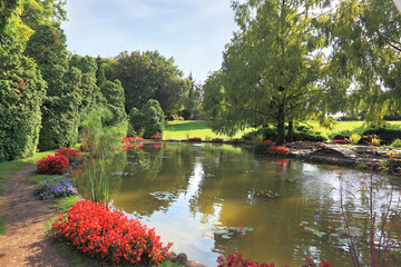  Quiet picturesque pond