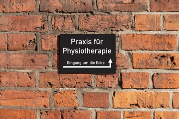 Praxisschild für Physiotherapie, (Symbolbild)