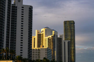 Fototapeta na wymiar Miami Beach at sunset