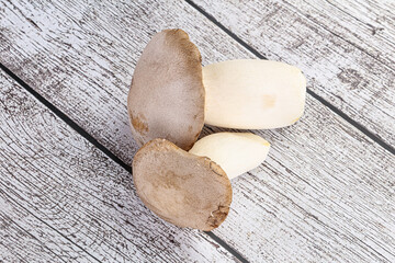 Raw Eringi mushrooms for cooking