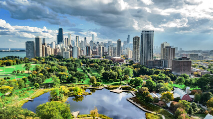 Chicago skyline aerial drone view from above, city of Chicago downtown skyscrapers cityscape bird's view from park, Illinois, USA
 - obrazy, fototapety, plakaty