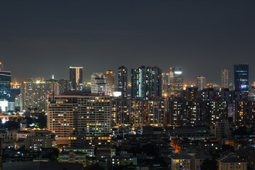 Fototapeta na wymiar Night of the Metropolitan downtown cityscape urban skyline tower - Cityscape Bangkok city Thailand