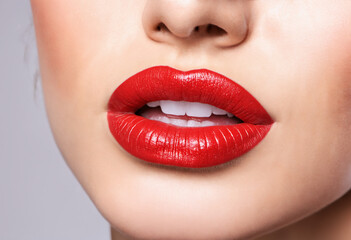 Obraz premium red lips close up