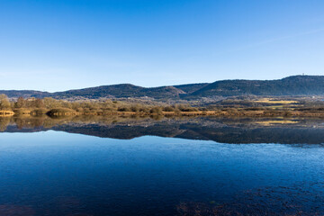 Etang des Lésines et Marais de Vaux sur le Plateau d’Hauteville en hiver