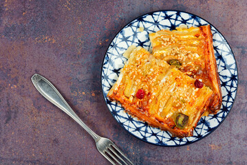 Seasonal fruit pie with pear