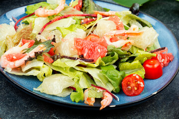 Delicious pomelo salad with shrimps.