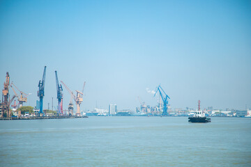 Fototapeta premium Yangpu District, Shanghai - urban scenery on both sides of the Huangpu River