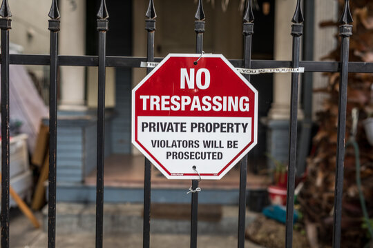 No trespassing private property sign