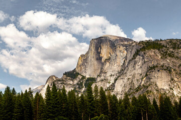 Fototapeta na wymiar Half Dome in Yosemite National Park