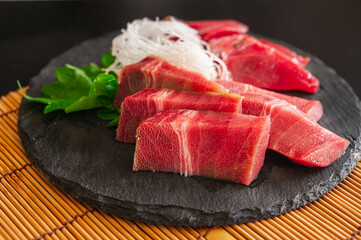 本マグロ　中トロ刺し身