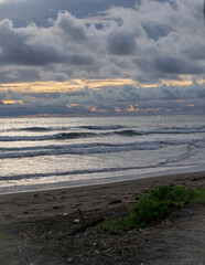 Atardecer en playa Las Lajas en Panama 