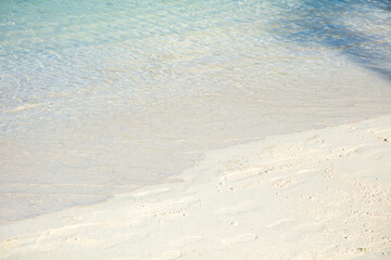 Fototapeta na wymiar 白い砂浜　white sand beach