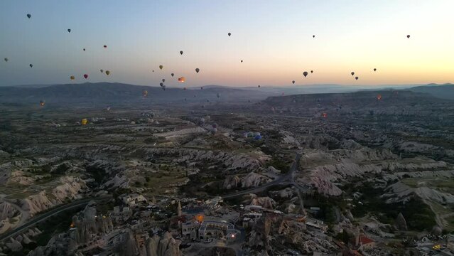 U&ccedil;hisar is a town in the Nevşehir District, Nevşehir Province in Cappadocia, Turkey. Its population is 3,555. It is 7 kilometres east of Nevşehir, 12 kilometres west of &Uuml;rg&uuml;p.