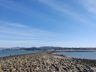 썰물에 열린 바닷길