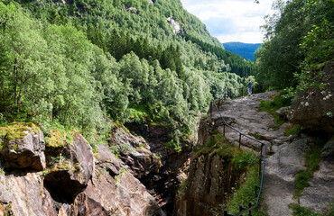 Fototapeta na wymiar waterfall in norway