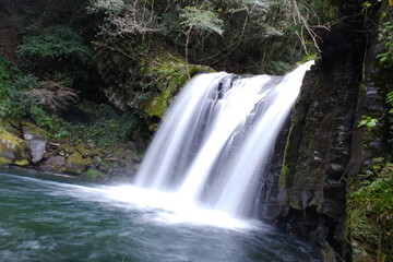 Fototapeta premium 初景滝 静岡県河津市 Hatsukei Waterfall Kawazu City Shizuoka Prefecture