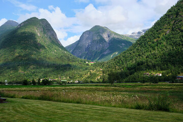 Fototapeta na wymiar landscape with mountains in norway