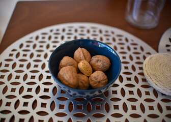 tazón de nuez con diferentes nueces