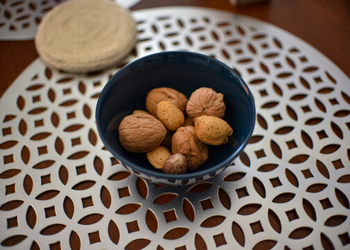 taz&oacute;n de nuez con diferentes nueces