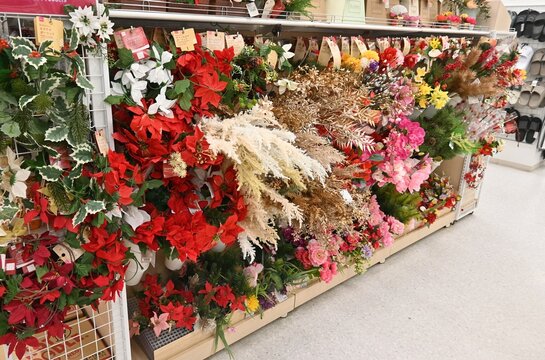 A view inside a 100 yen shop. In Japan,there are 100-yen shops where you can buy everything for 100 yen before tax.