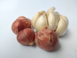 garlic bulbs in a basket