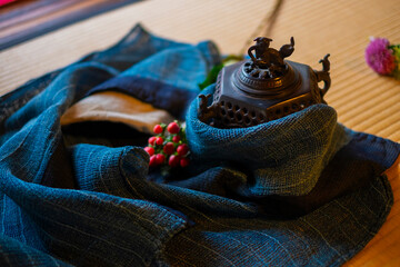 江戸時代の着物と香炉