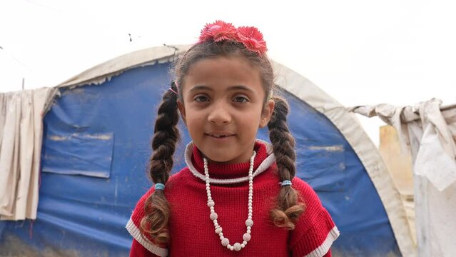 Syrian refugee children suffer from tragic humanitarian conditions in the winter.