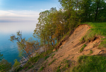 Fototapeta na wymiar Cliff Erosion at Lake Erie Community Park
