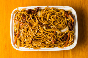 Beef lo mein