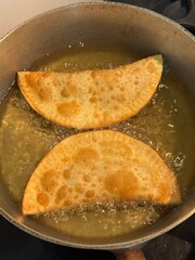 pastel de carne frito