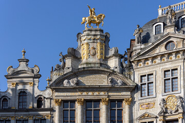 Fototapeta na wymiar Facade of tenement house The Golden Tree, House of the Corporation of Brewers, Grand Place, Brussels, Belgium