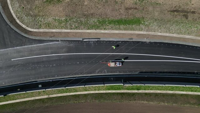 we perform horizontal road markings: central dividing lines, guide lanes, and other symbols according to the applicable road law, symbols (also atypical) according to customer requirements, parking 