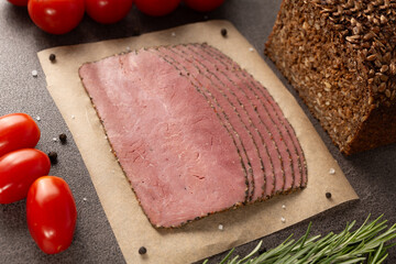 Geschnittene Scheiben Rindersaftschinken