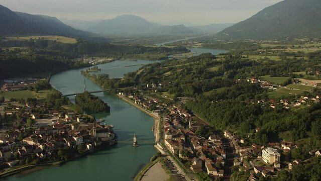 vue a&eacute;rienne de seyssel