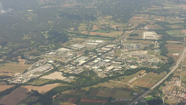 vue a&eacute;rienne zone industrielle de Rousset