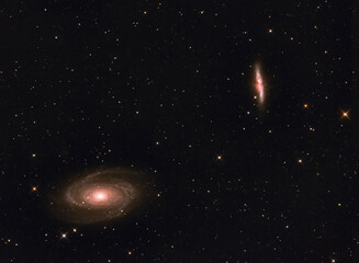 Messier 81 et Messier 82, galaxie spirale et galaxie du cigare. - obrazy, fototapety, plakaty