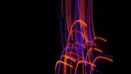 space licht malen lila bunt farben rauch linien striche leuchten dunkel hintergrund videoeffekt...