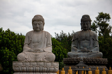 Obraz premium Buda Amitabha. Templo Budista Chen Tien. Foz do Iguaçu, Paraná.