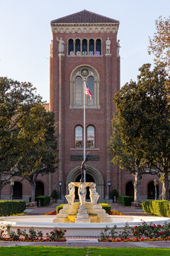Los Angeles, CA - December 25 2023:  Fountain in front of a building at USC