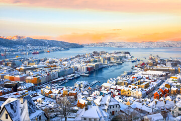 Amazing view of Bergen harbor in winter at sunrise, Norway - 698928598