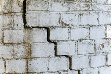 old brick wall - cracked wall