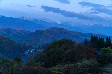Fototapeta premium 夜明けの後立山連峰