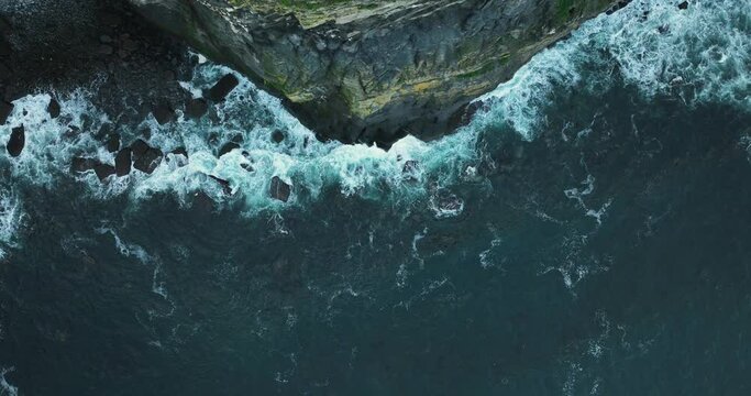 Powerful rocks of the Moher cliffs 4k