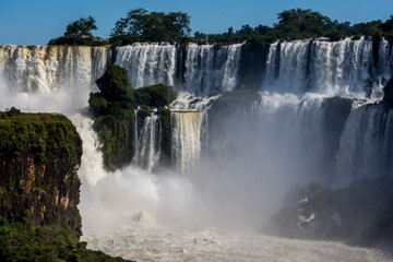 Cascada Iguazu Amplia
