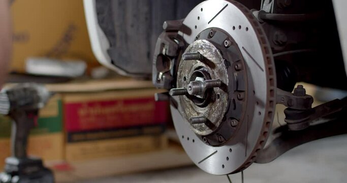 Apply threadlocker prevents nut not let it fall off.Threadlocker prevents nut to prevent accidents.