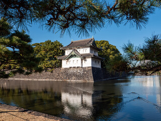Fototapeta na wymiar 冬の江戸城巽櫓と大手町の風景