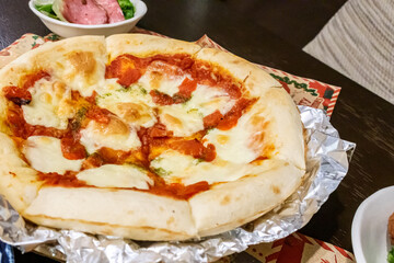 マルゲリータとローストビーフサラダ