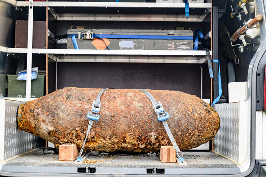 Entsch&auml;rfte 250 Kilo-Fliegerbombe aus dem Zweiten Weltkrieg